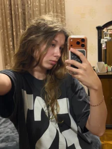 TarenOgilvie me in a mirror again <3 Pic 2