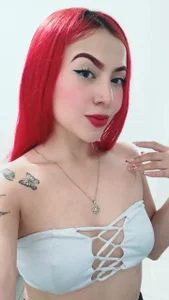 Ashly_Saenz_ Public Pic 2