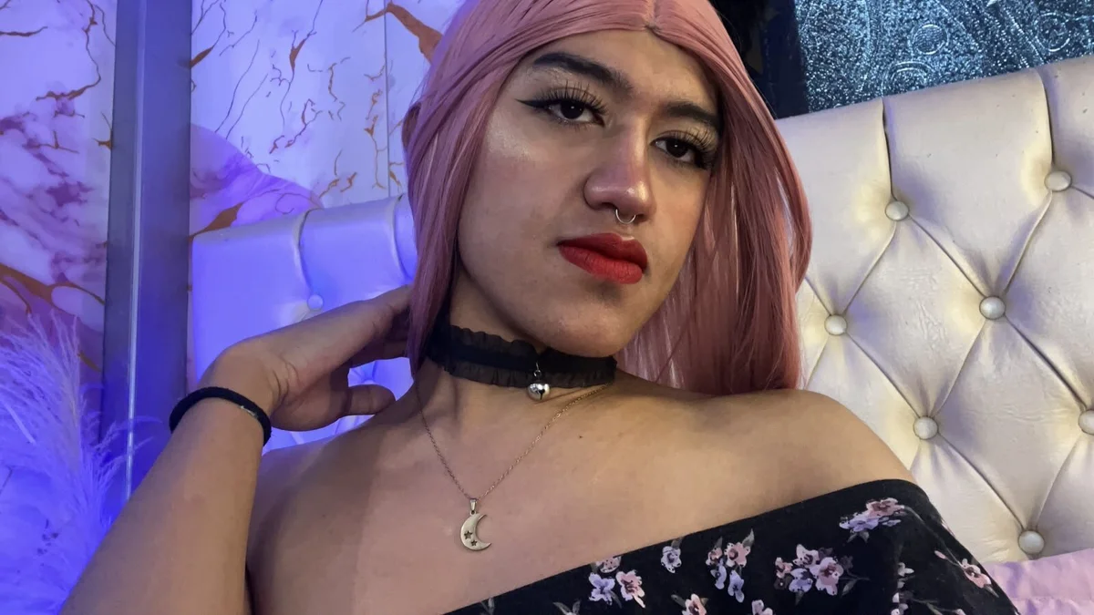 Трендове зображення  2678 Luna_Sissy_