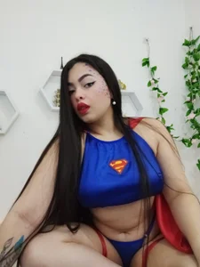 Lizzy_R Super Girl Pic 3