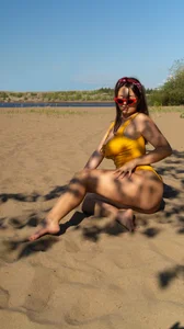 Hot body at the beach de EllaCanny Foto 3