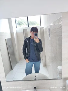 Luke_evans18 Public Pic 4