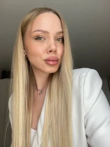 NicoleDunn Hi! Im Chloe Pic 3