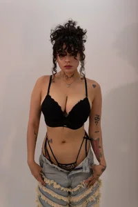 KatherineGomez Sweet honey flavor! 🍯🫦 Foto 2