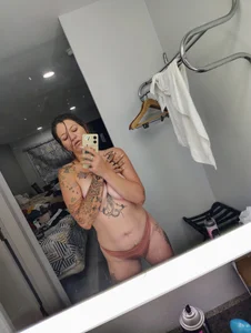 sexytattedbabe Out the shower Pic 6