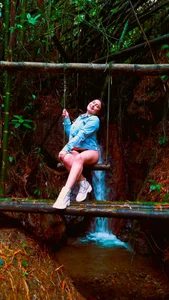 roouse_Pregnant Public Pic