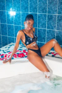 MonicaSchwartz Take a shower with me! 🤍🔥 Pic 9