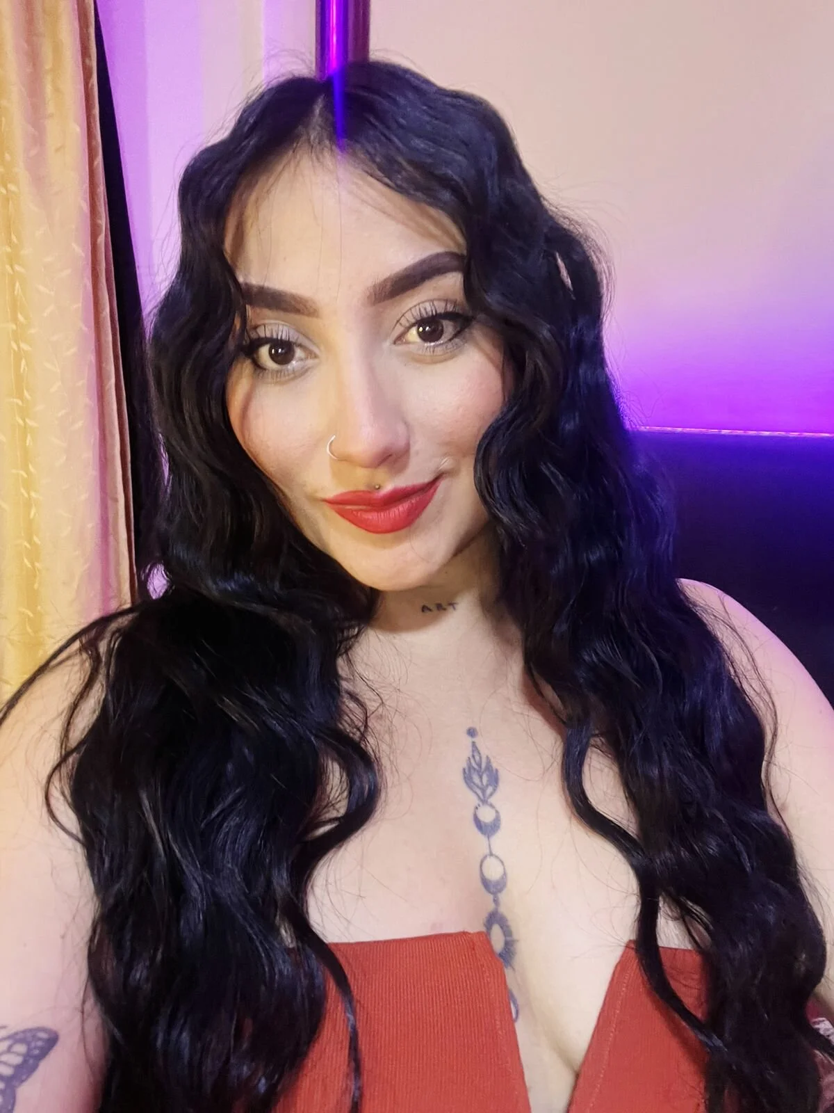 SeleneMore immagine di tendenza 1586