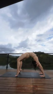 Catalina_smith_7 A beautiful day to do yoga Gambar 2