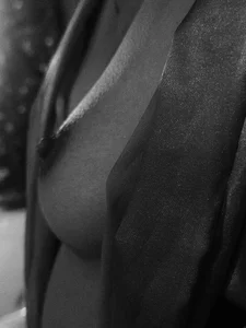 Mia_and_Belmonth Feel and explore my body Kuva 3