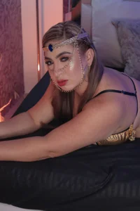 laura_bassi Your sexy Romani is Online ❤️ Pic 5