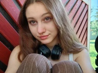 MercBoone my pretty face Pic 2