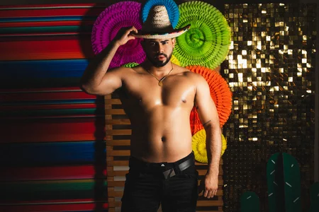 Fiesta de Mayo de noah_crux  2 Imagens