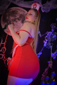 EmilySumer No one survives this nurse without falling in love. 🕷️ Pic 2