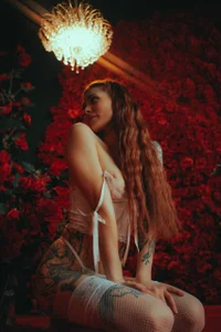 Assole Million Scarlet Roses Pic 6