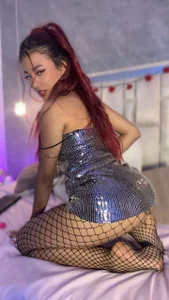 Tease & Please de Bella-Sanders  4 photos