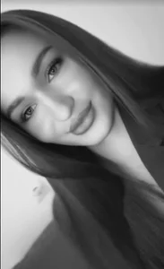 HallieHollo Pub 2 Pic 2