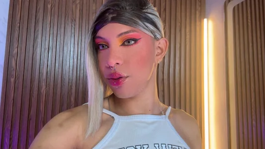 AndyBlake_ “I look innocent… but I don’t always behave 😇😏” Bilde 2