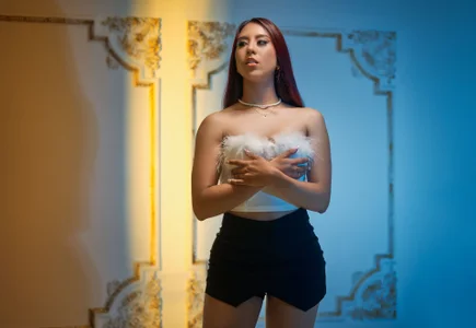 DaraBeckett Glamour hot Pic 3