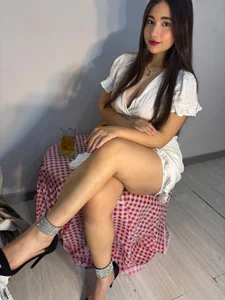 Beautiful white dress 🫦🔥 de LeylaWoods  photos