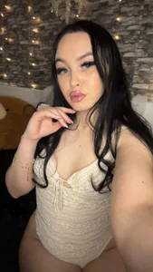 KairraPottsのPure Elegance & Secret Intentionsの 4枚の写真