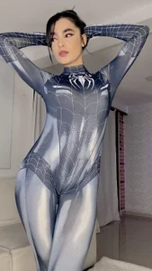 sara_evans02 You like that he's your Spiderman?🕷️🕸️ зображення 4