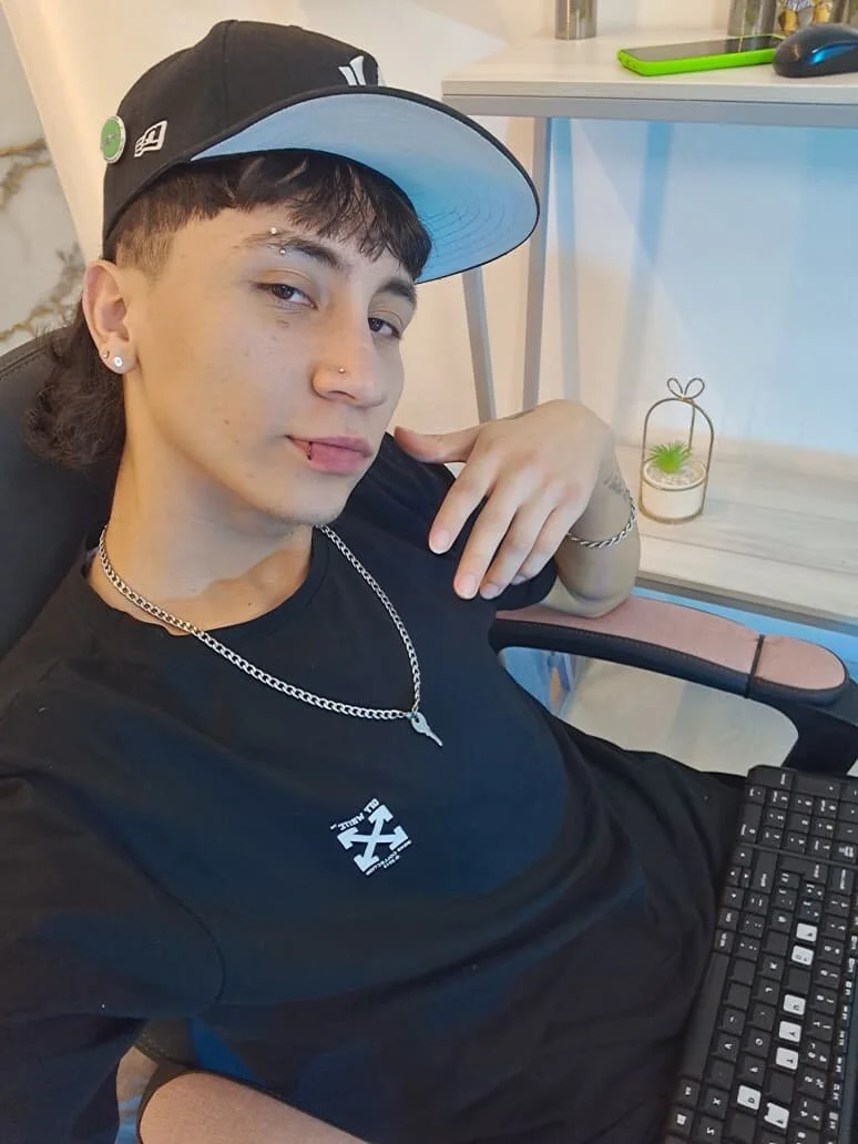 صور XanderGrey8 الرائجة  4393