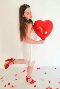 ElizabethBronks Valentine's Day 🥰 Foto 3