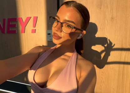 Public de AmalDoll  5 Imagens
