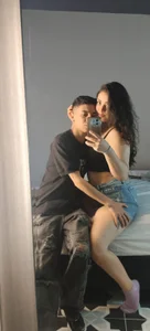 NickandAbby_: and when you miss us come see our photos! 💗 ( 3 фото)