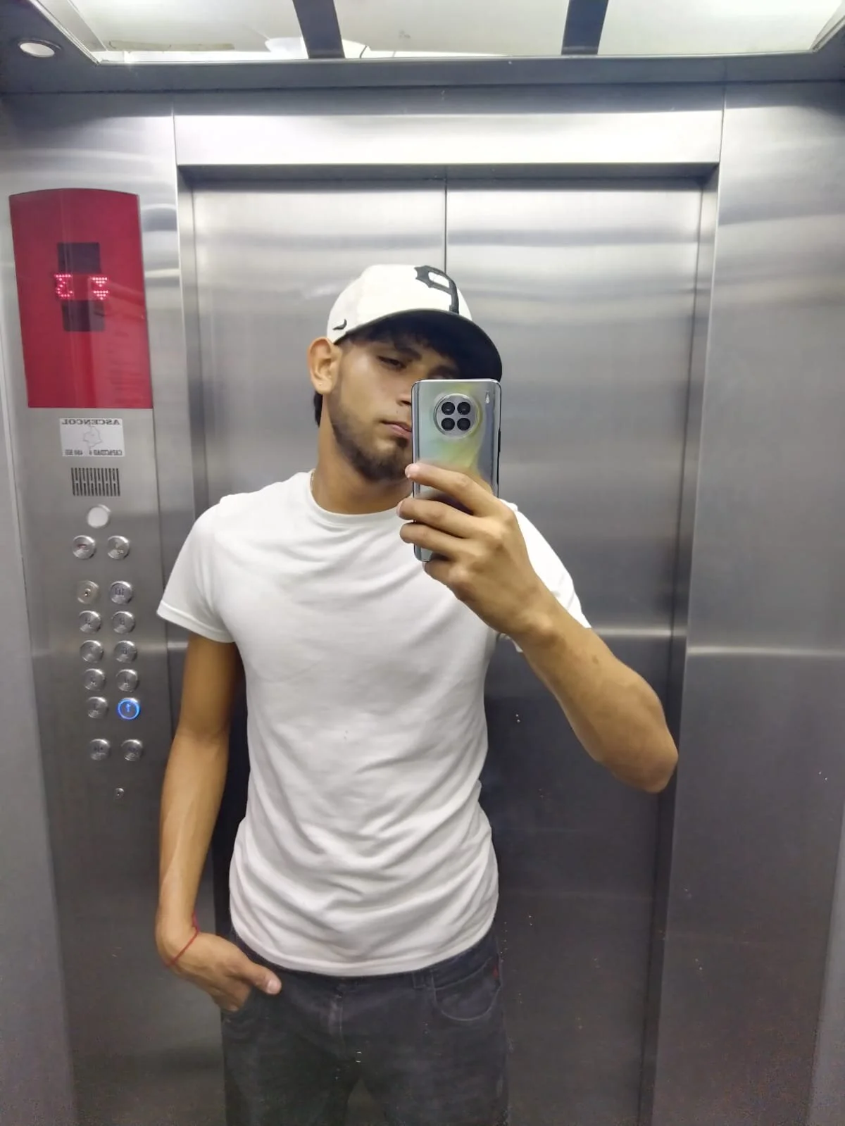 Jackson_Hunt Trendaava kuva 5127