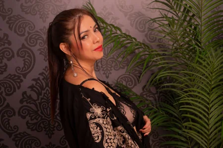 Zdjęcia Anantaa_ Elegance with a touch of danger 💖:  3