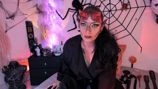 Jeanineescott demonio de halloween Pic 2
