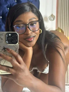 YallianaBrooks: Sexy lingierie 🤍 ( 8 фото)