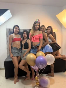 SweetYoungs_ Cumpleaños 🎁 Niki Immagine 