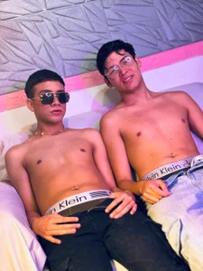 young latin couple od CoupleFire_  3 snímek