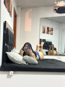 Lhana_fox Would you like me to get one of these outfits for you? 🥰 Bilde 3