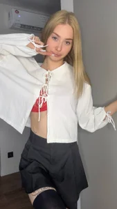 BlondieBoom choose an outfit for me ) Pic 3