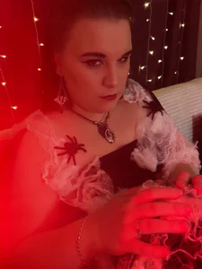 Token or treat 🎃😈 od OliviaTwens  4 snímek