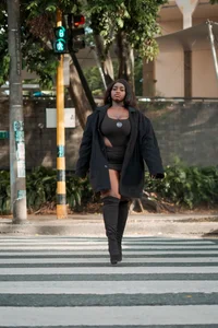 Urban Goddess 🐈‍⬛ od BetsyBennet_  4 snímek