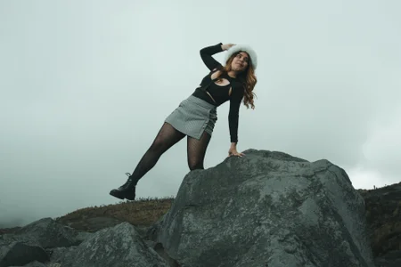 AmbarClarck on top of the mountain Foto 4