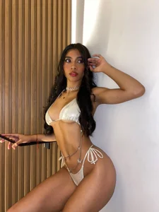 I am your queen of pleasure 👑💋 de nara_black_  5 Imagens