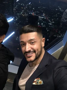 HungandThickLatin Public  3. fénykép