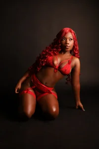 Scarlett_diaz17 kullanıcısının Mmmm in black looks better albümü -  5 fotoğraf