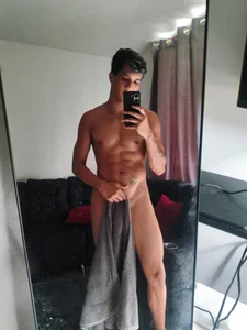Robertmiller21 Should I take off the towel? Fotka