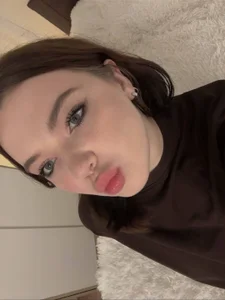 ThuBoppre looking on you💖 Pic 2