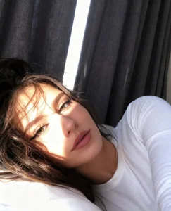 Evelin-Blanko Public Poză 3