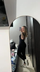 ZoeJhonson-1 Public Pic