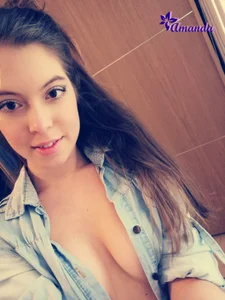 AmandaBlue21 Public Pic 3