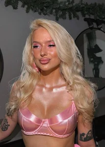 essyle Hot Makeup Pic 6